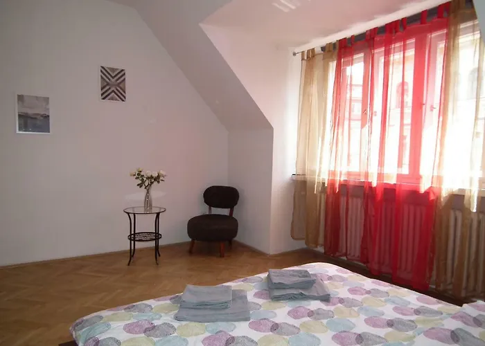 Old Town Spacious Апартаменты